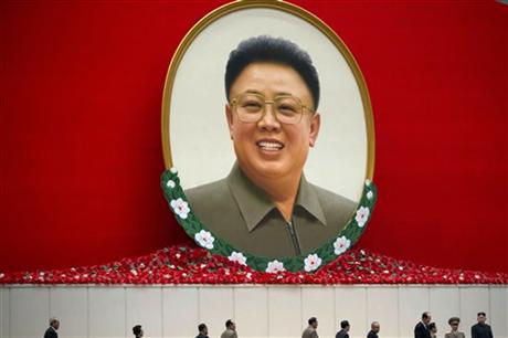 สาธารณรัฐประชาธิปไตยประชาชนเกาหลีจัดพิธีรำลึกครบ 1 ปี การถึงแก่อสัญกรรมของนาย คิมจองอิล